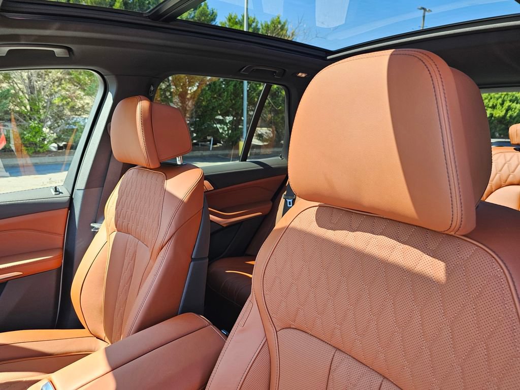 Used 2026 BMW X5 sDrive40i w/ M Sport Package RWD image 16