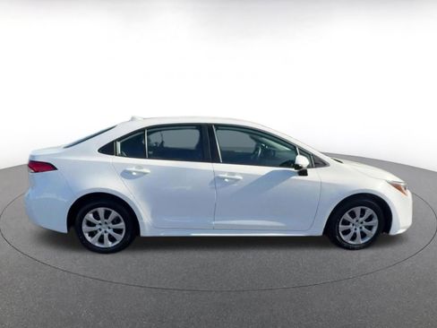 Used 2025 Toyota Corolla LE image 16