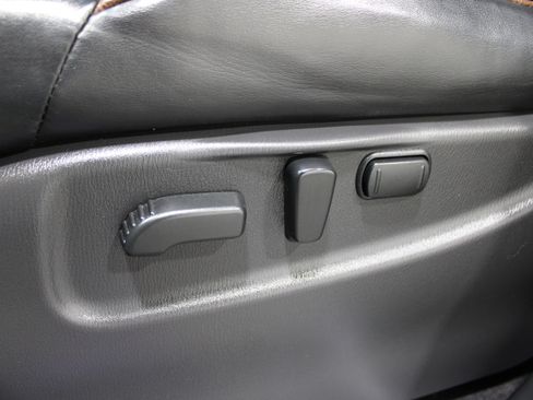 Used 2017 Nissan Armada Platinum image 4