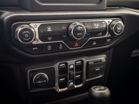 Used 2021 Jeep Wrangler Unlimited Sport image 32