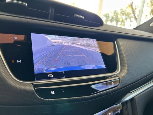 Used 2023 Cadillac XT5 Premium Luxury image 9