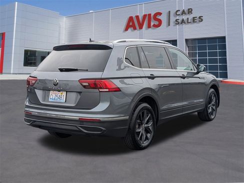 Used 2024 Volkswagen Tiguan SE image 6