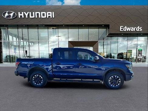 Used 2022 Nissan Titan PRO-4X w/ Pro-4x Convenience Package image 8