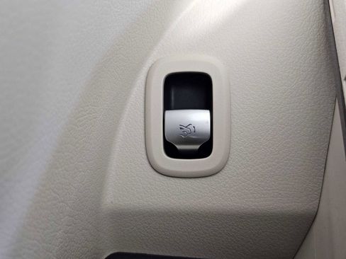 New 2025 Mercedes-Benz GLC 300 4MATIC image 40