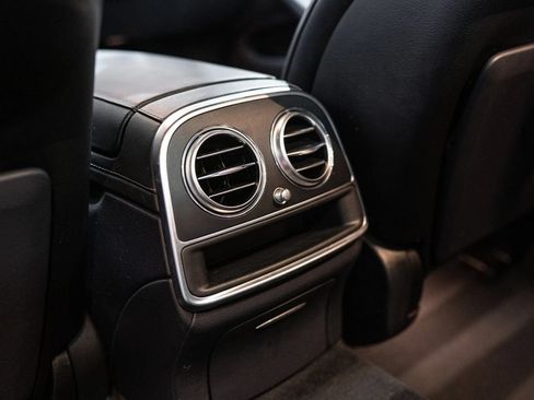 Used 2019 Mercedes-Benz S 560 Sedan image 36