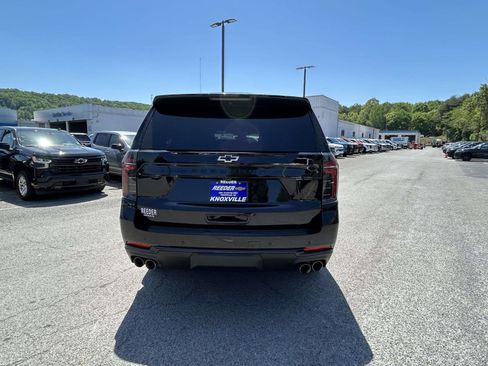 Used 2025 Chevrolet Suburban Z71 AWD/4WD image 4