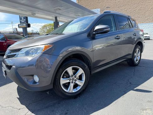 Used 2015 Toyota RAV4 XLE FWD image 5