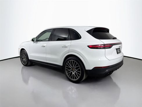 Certified 2023 Porsche Cayenne Platinum Edition AWD/4WD image 3
