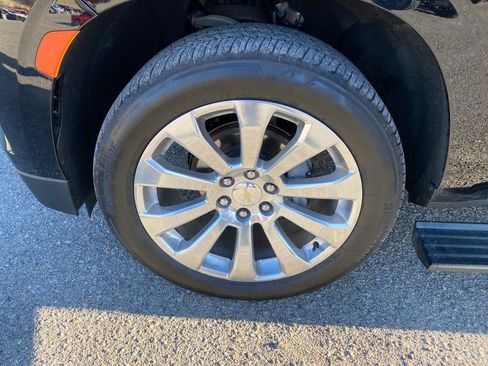 Used 2023 Chevrolet Tahoe Premier AWD/4WD image 31