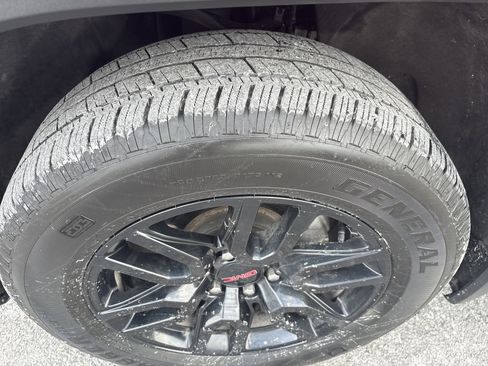 Used 2023 GMC Sierra 1500 Elevation image 11