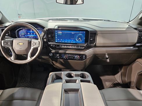 Used 2025 Chevrolet Silverado 1500 LT AWD/4WD image 10