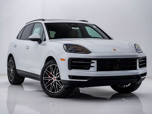 New 2026 Porsche Cayenne S image 8