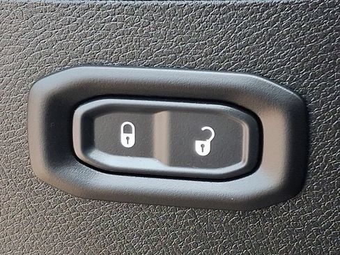Used 2021 Jeep Gladiator Sport AWD/4WD image 25