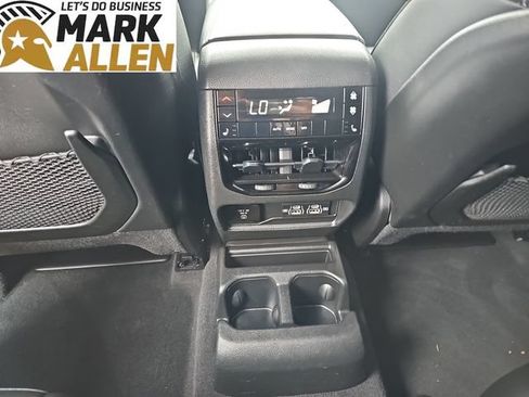 Used 2024 Jeep Grand Cherokee L Limited w/ Luxury Tech Group II AWD/4WD image 20