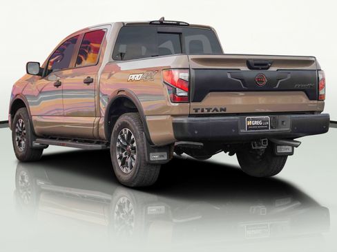 Used 2024 Nissan Titan PRO-4X w/ Pro-4x Utility Package image 10