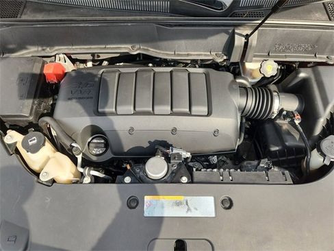 Used 2017 Chevrolet Traverse LT image 27