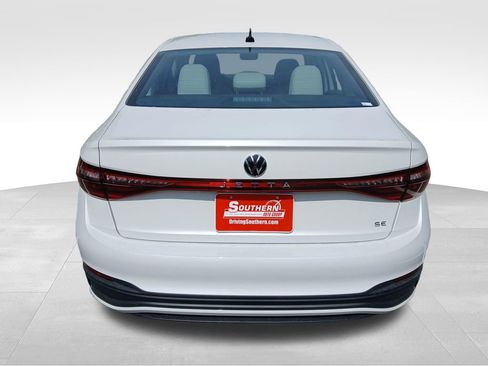 New 2026 Volkswagen Jetta SE image 4