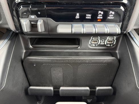 Used 2023 RAM 1500 Laramie AWD/4WD image 28