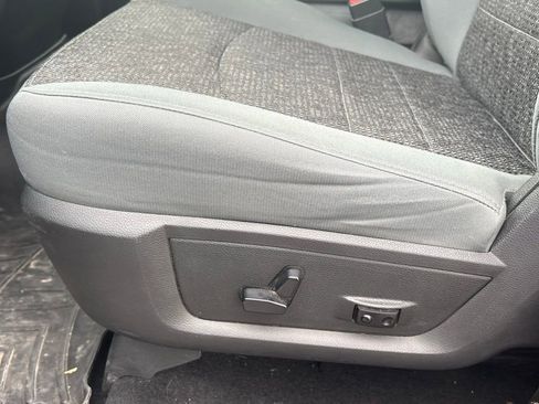 Used 2018 RAM 3500 Big Horn image 25