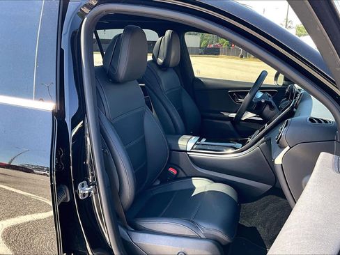 Used 2025 Mercedes-Benz GLC 300 image 9