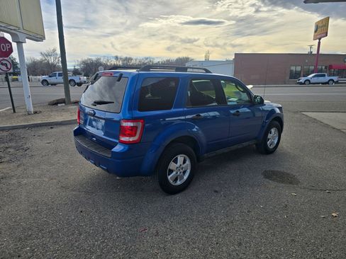 Used 2011 Ford Escape XLT image 3