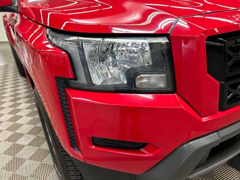 Used 2022 Nissan Frontier SV AWD/4WD image 3