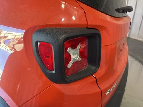Used 2018 Jeep Renegade Sport w/ Power & Air Group image 11