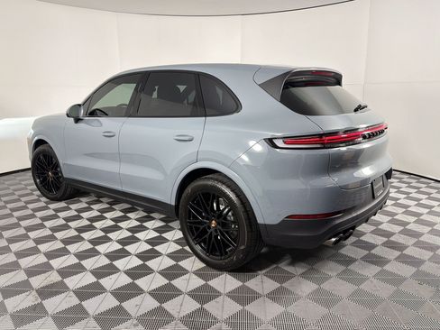 Used 2026 Porsche Cayenne AWD/4WD image 3