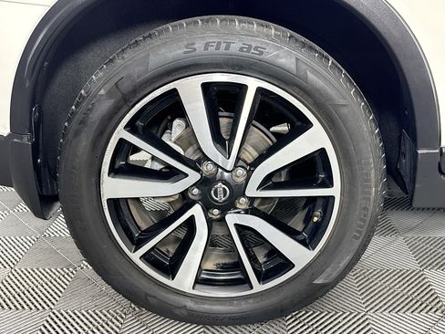 Used 2019 Nissan Rogue SL w/ Premium Package FWD image 52