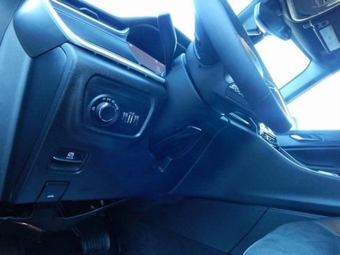 Used 2024 Jeep Grand Cherokee Altitude AWD/4WD image 17