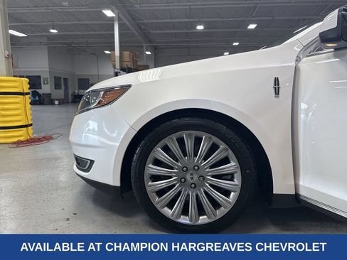 Used 2015 Lincoln MKS AWD w/ Equipment Group 101A image 41
