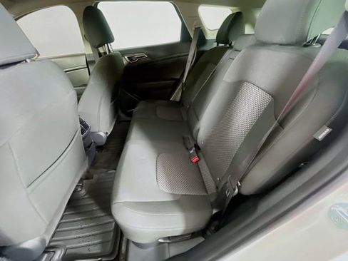 Used 2025 Kia Sportage LX FWD image 23