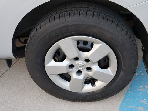 Used 2014 Nissan Rogue S image 28