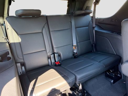 Used 2024 Chevrolet Tahoe High Country AWD/4WD image 29
