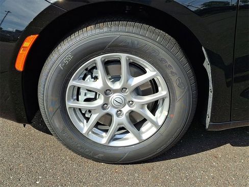 New 2026 Chrysler Voyager LX image 7