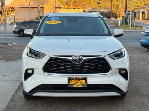 Used 2023 Toyota Highlander Platinum AWD/4WD image 4