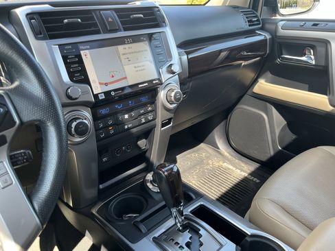 Used 2020 Toyota 4Runner Limited AWD/4WD image 27