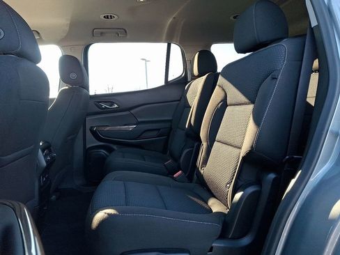 Used 2023 GMC Acadia SLE w/ Driver Convenience Package image 10