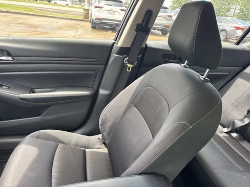 Used 2025 Nissan Altima 2.5 SV FWD image 22
