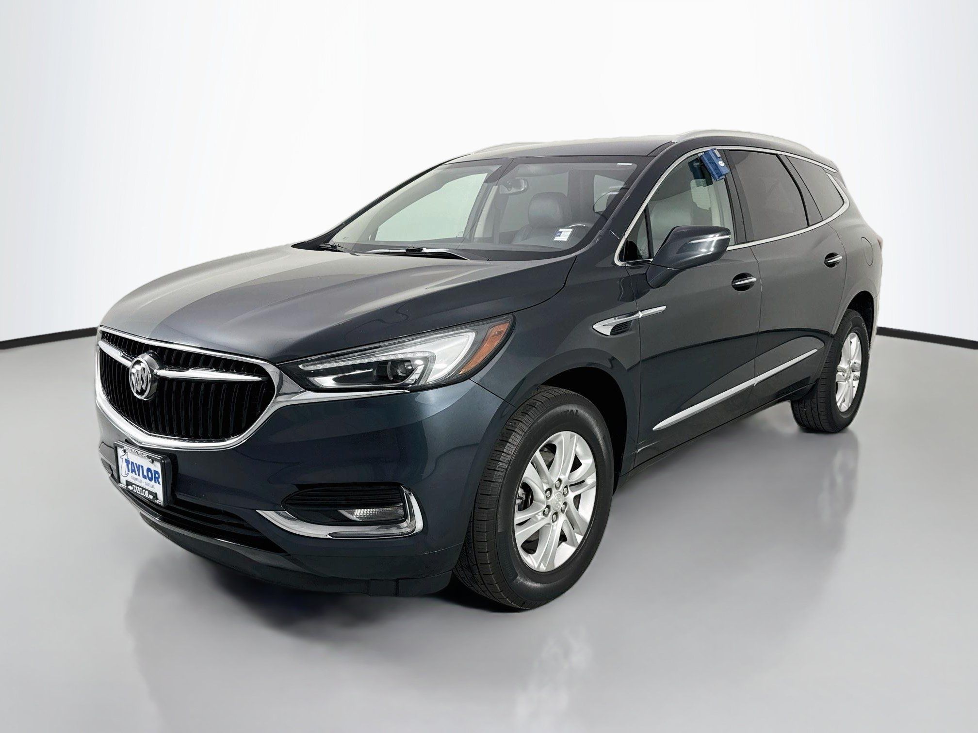 Used 2021 Buick Enclave Essence AWD/4WD image 3