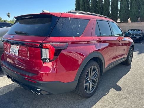 Used 2025 Ford Explorer ST RWD image 7