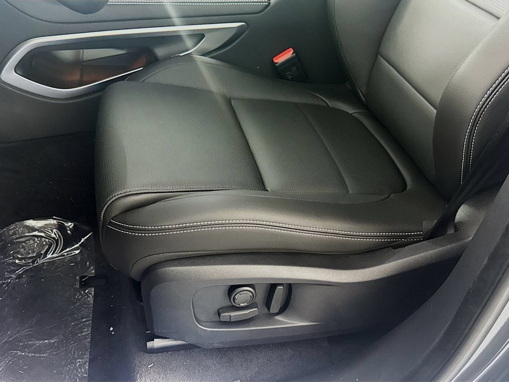New 2026 Jaguar F-PACE R-Dynamic S AWD/4WD image 19