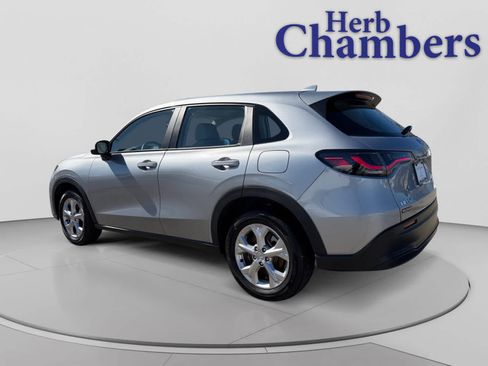 Used 2023 Honda HR-V LX image 3