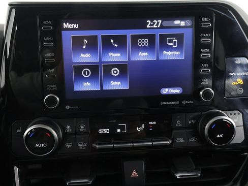 Used 2022 Toyota Highlander XLE image 44