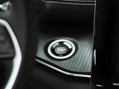 Used 2023 Jeep Grand Cherokee L Laredo image 43