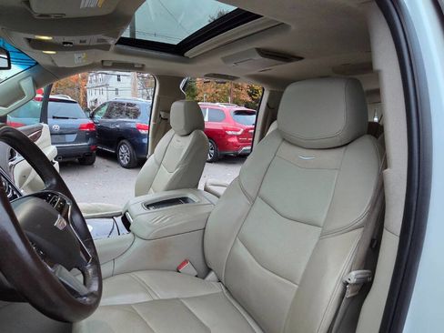 Used 2016 Cadillac Escalade ESV Premium image 24