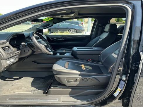 Used 2022 GMC Yukon XL AT4 w/ AT4 Premium Plus Package image 11