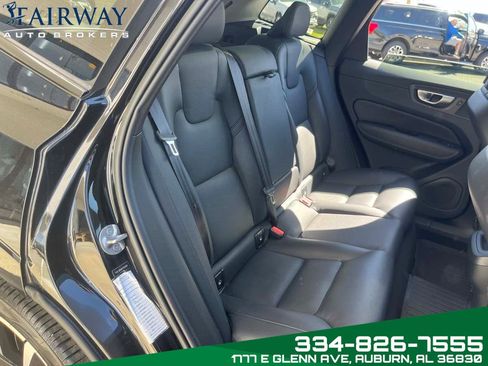 Used 2023 Volvo XC60 B5 Plus image 13