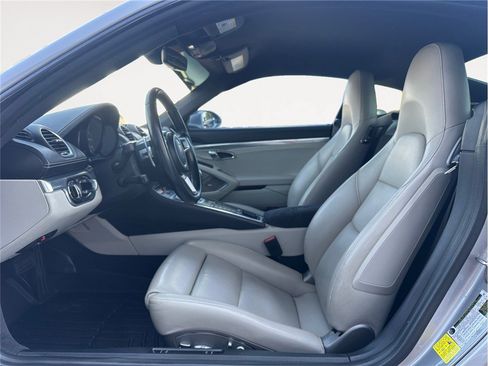 Used 2017 Porsche 718 Cayman RWD image 10