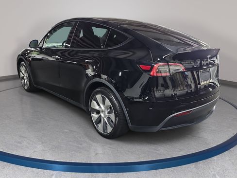 Used 2022 Tesla Model Y Long Range AWD/4WD image 7